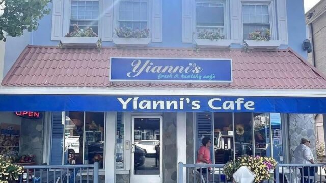 yiannis-cafe-1